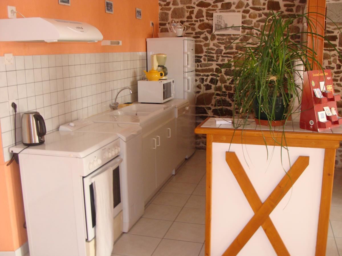 Chambres D'Hotes Le Petit Angle Saint-Broladre Ngoại thất bức ảnh